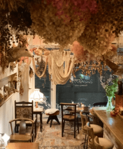 flowery cafe cachette(エディブルフラワーが彩る隠れ家)