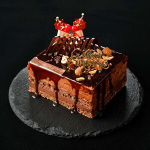 ４層のチョコレートが奏でる生チョコケーキ～クリスマスヴィオラ～