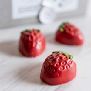 【バレンタイン】いちごチョコクランチＢＯＸ　３個入