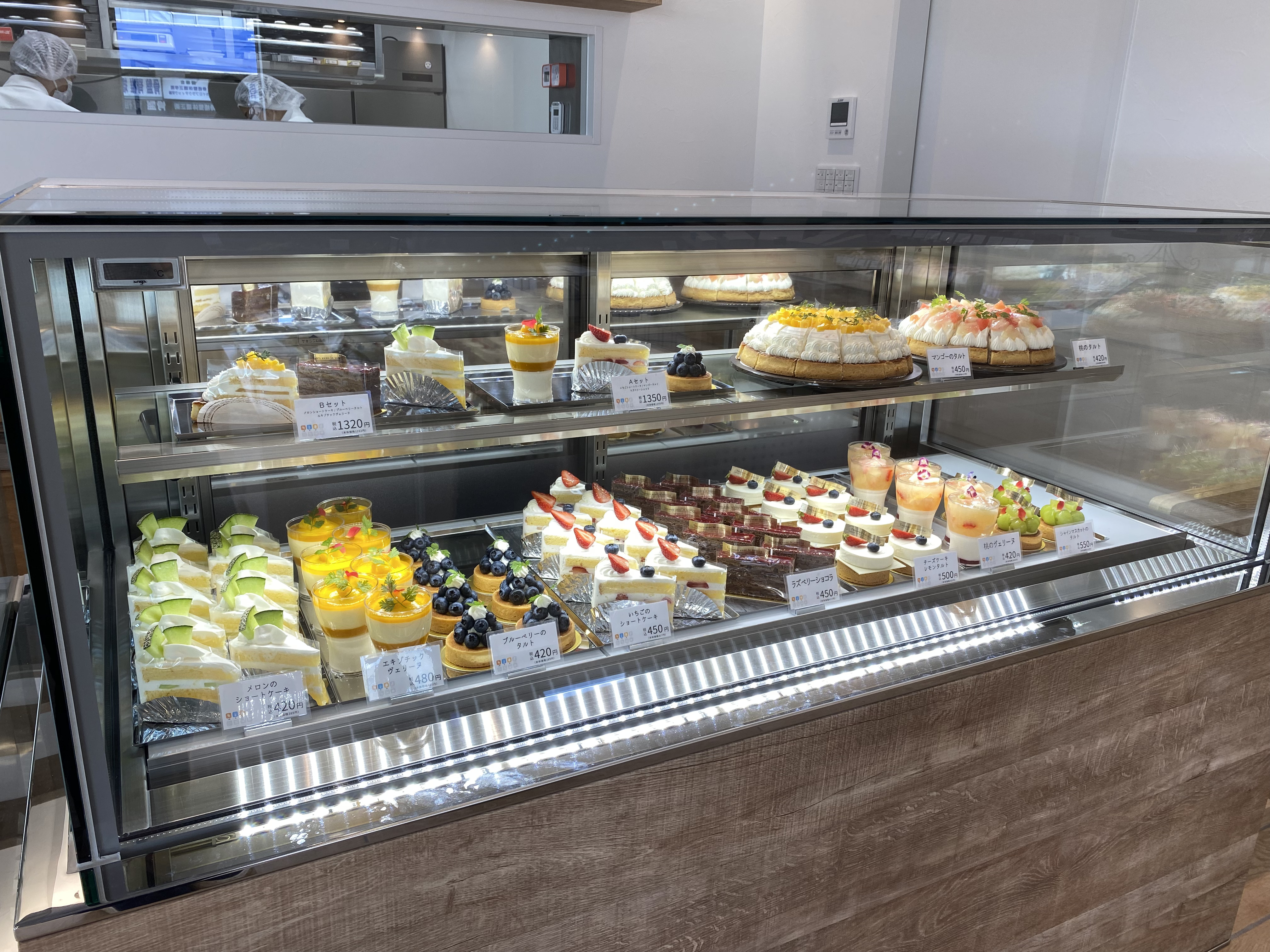 あっ!これは美味しい、また食べたいな。そんな洋菓子とパンを提供するお店を目指します。