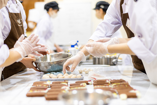 未来のパティシエである学生の夢のサポート◎やりがい抜群です！