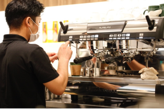 バリスタ業務にも携わっていただけます!