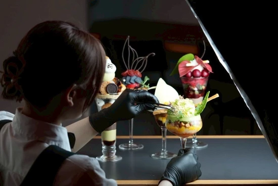 夜パフェ専門店