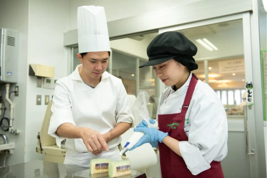 未来のパティシエを育てるお仕事！