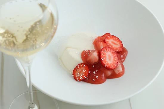 スイーツとお酒を楽しめるバー