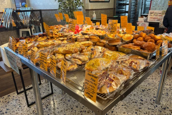 常時130種類以上のパンをラインナップ！