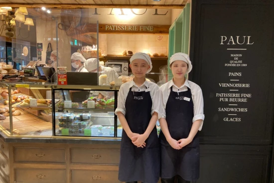 人気ベーカリーブランドで接客スキルを磨く