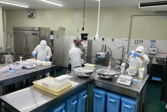 株式会社フレッシュファーム 製造工場の職場写真