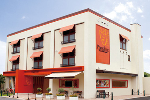 株式会社セルビス 花とお菓子の工房フランシーズ パティシエの正社員募集 大阪府堺市中区 パティシエント